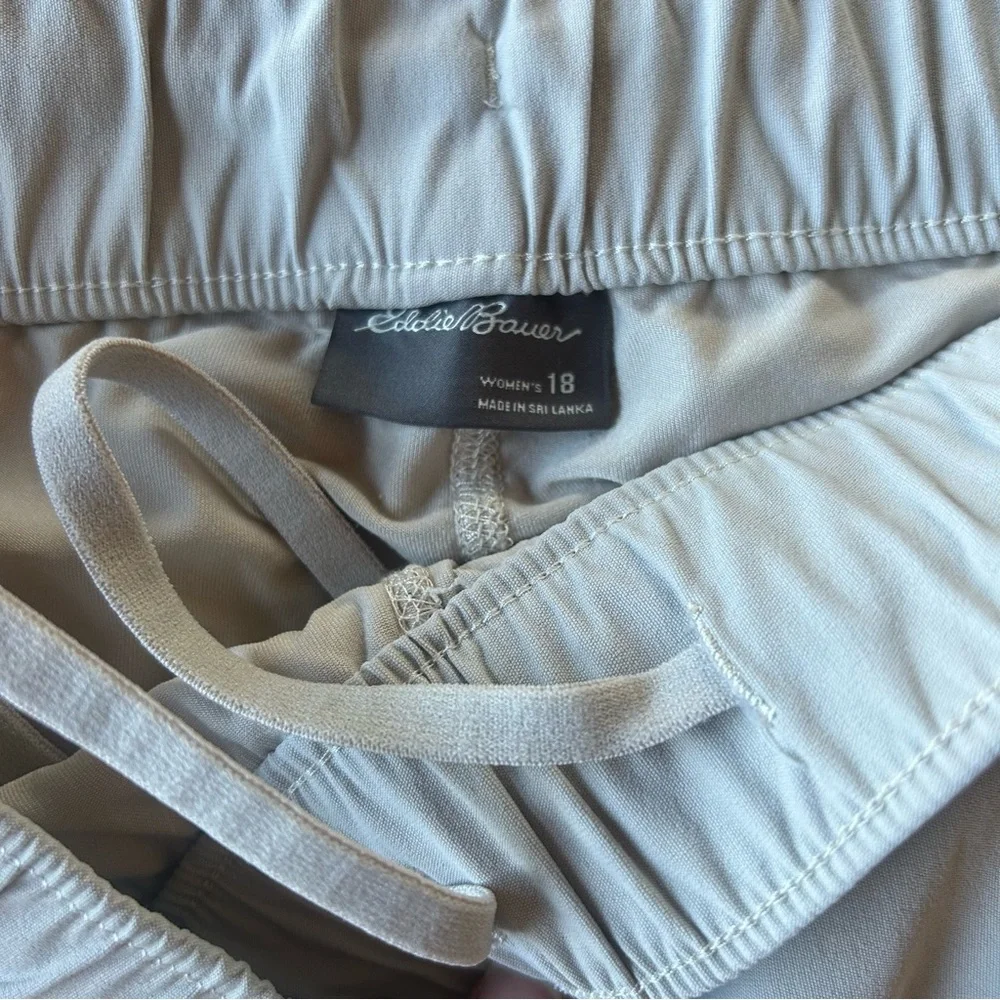 Eddie Bauer Rainier Pull On‎ Skort Pumice Plus 18